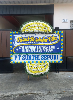 Papan Bunga Duka di Mentarang