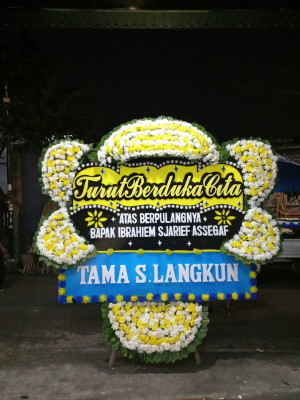 Papan Bunga Duka di Mentarang